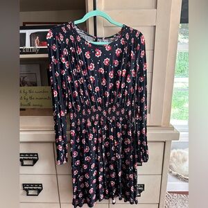 Kate spade soft comfortable Floral Long Sleeve Dress. Very light weight.